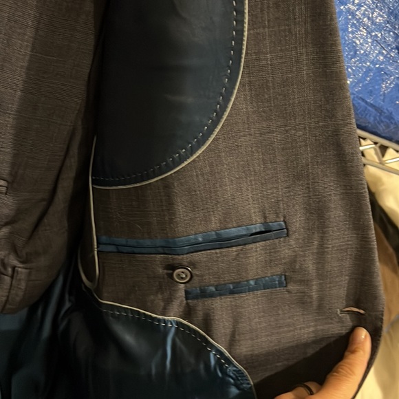 Men’s excellent condition grey check suit; flat front pant - Picture 4 of 8